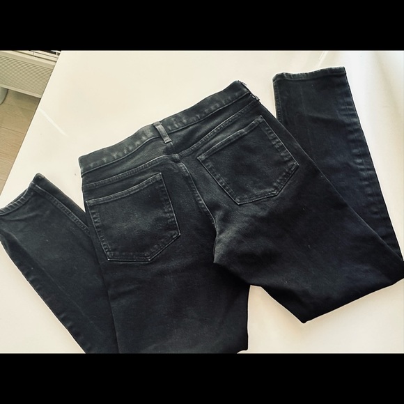 Everlane: The Slim 4-Way Stretch Organic Jean | Uniform - Picture 2 of 2